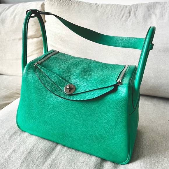 Hermes Handbags - Hermes Lindy 30 Mint